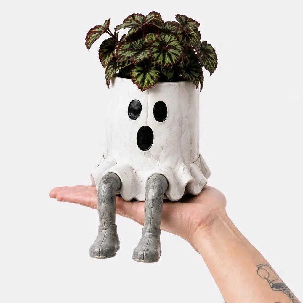 ๐49% OFF โ ๐ Halloween Hanging Leg Planter | Hand-Painted Resin Character Pot for Succulents, Shelves, Desks, Porches & Spooky Seasonal Displays ๐ชด